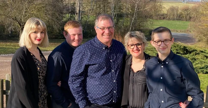 Frédérique, Jérôme et leurs enfants: Clothilde, Jules et Félicien